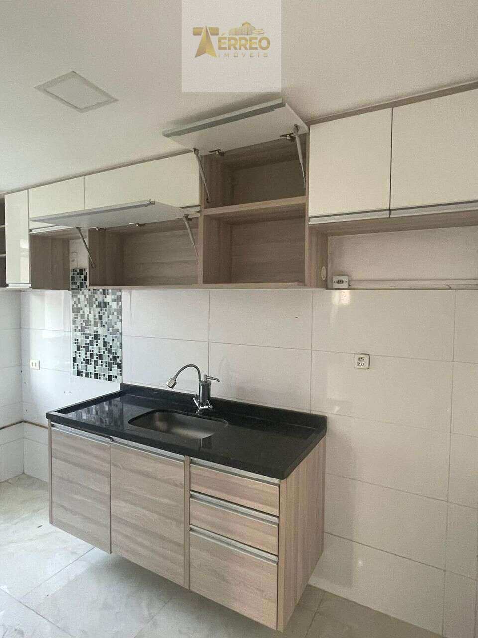 Apartamento à venda em Rio de Janeiro, Campo Grande, com 2 quartos, 44m² - Térreo Consultoria Imobiliária