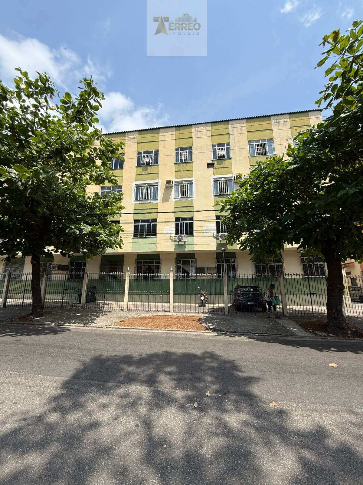 Apartamento à venda em Rio de Janeiro, Senador Camará, com 2 quartos, 62m² - Térreo Consultoria Imobiliária