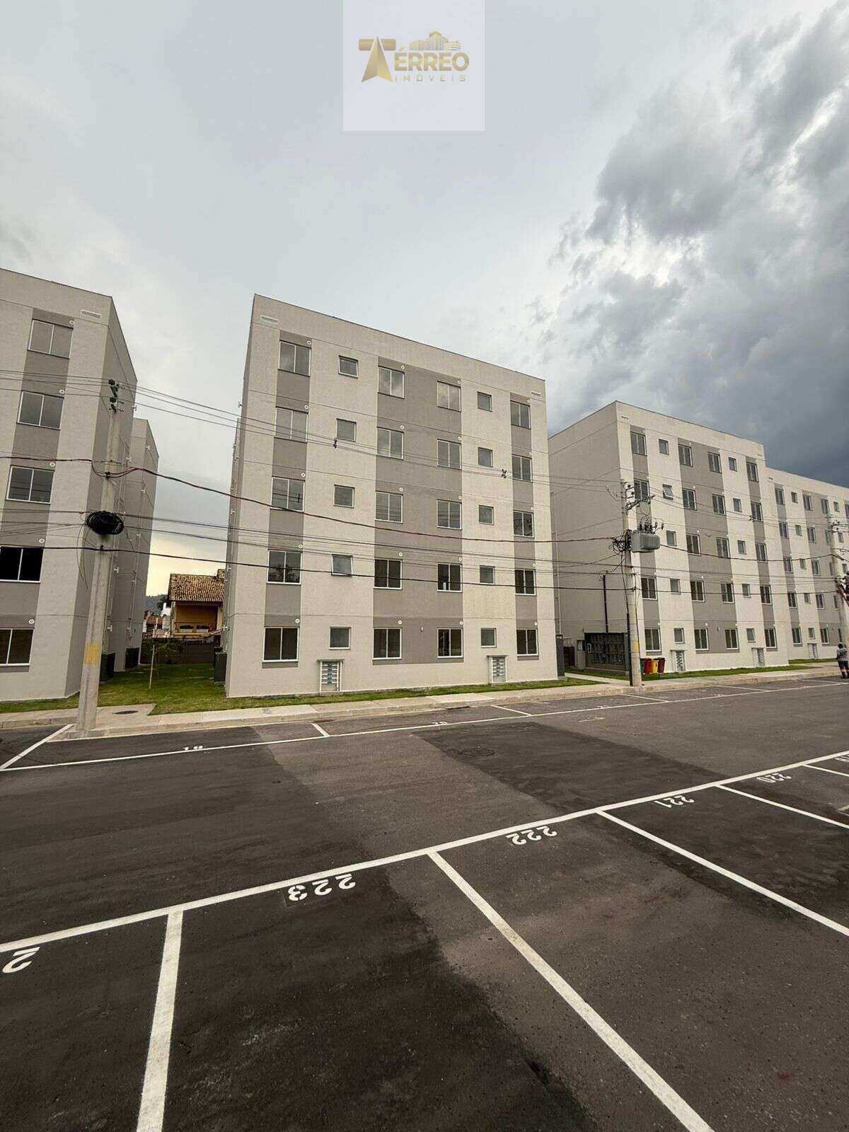 Apartamento para alugar em Rio de Janeiro, Campo Grande, com 2 quartos, 44m² - Térreo Consultoria Imobiliária